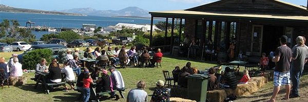 Shearwater Licensed Restaurant - Flinders Island. 7 day a week meals at the Furneaux Tavern. Takeaway food, picnic food. Accommodation and Bar. Local seafood, water/sea views.